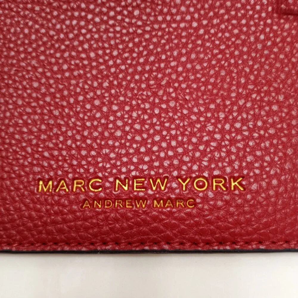 NWOT ANDREW MARC NY Leather Zipper Coin Purse/Wallet or ID Pouch & Keychain 4x6